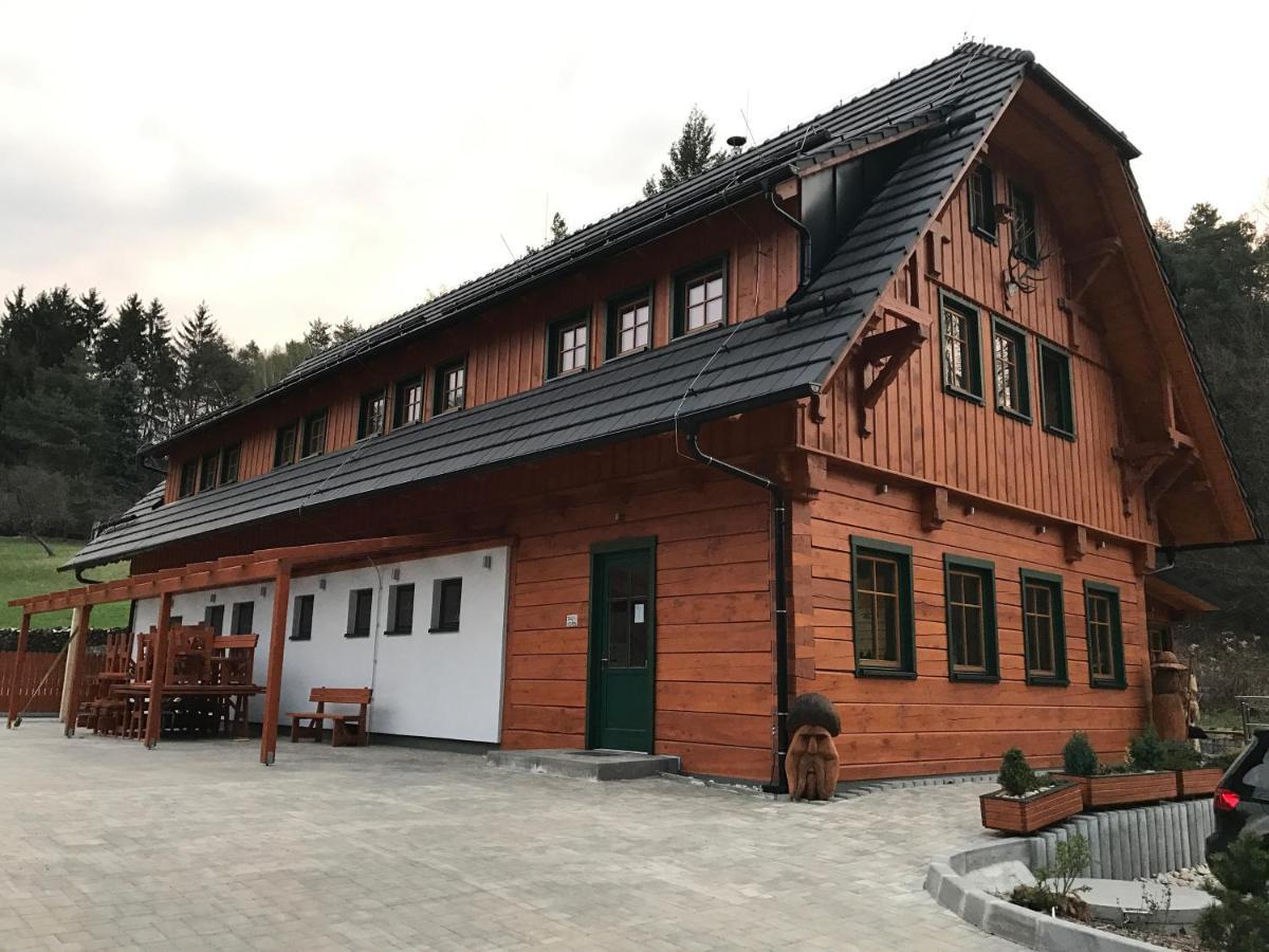 Hotel Kameňácká myslivna Moravany  Exterior foto