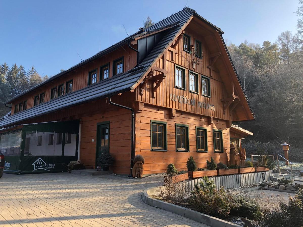 Hotel Kameňácká myslivna Moravany  Exterior foto